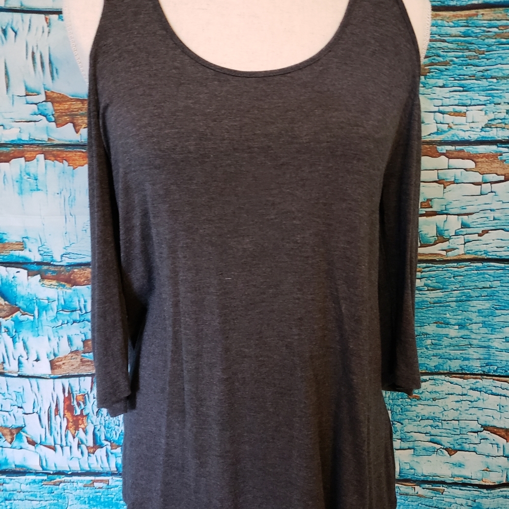 NWOT Heather gray open shoulder 3/4 sleeve top